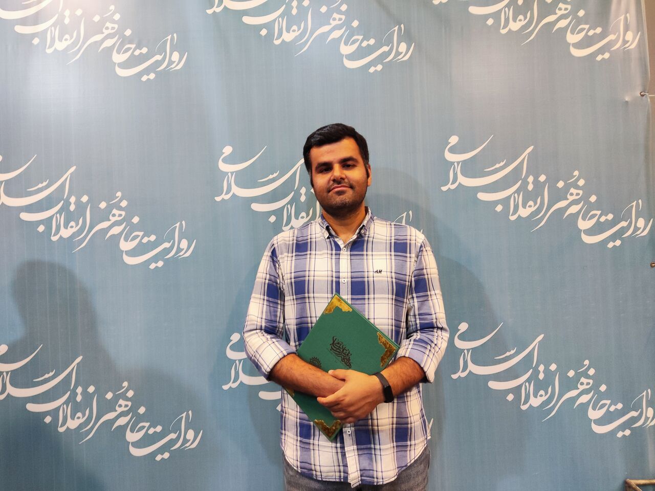 عکاس ایرنای خوزستان شایسته تقدیر در بخش “هنرمند سال هنر انقلاب اسلامی”