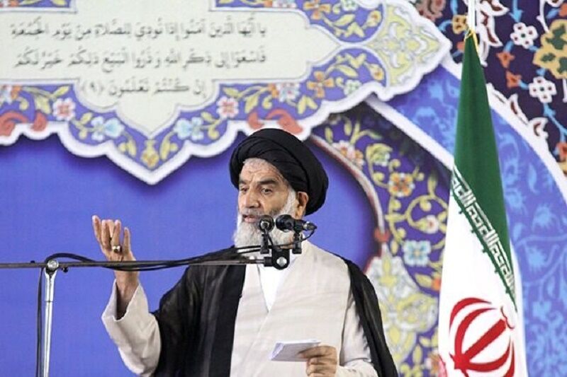 خطیب جمعه اهواز: جسارت به مقدسات اسلامی محکوم است