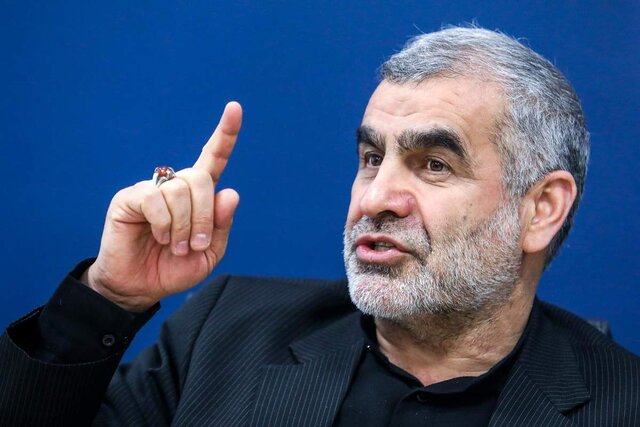 نیکزاد: دستور رهبری است که تنگه هرمز به حالت قبل برنگردد/ ترامپ چه کاره دنیا است؟