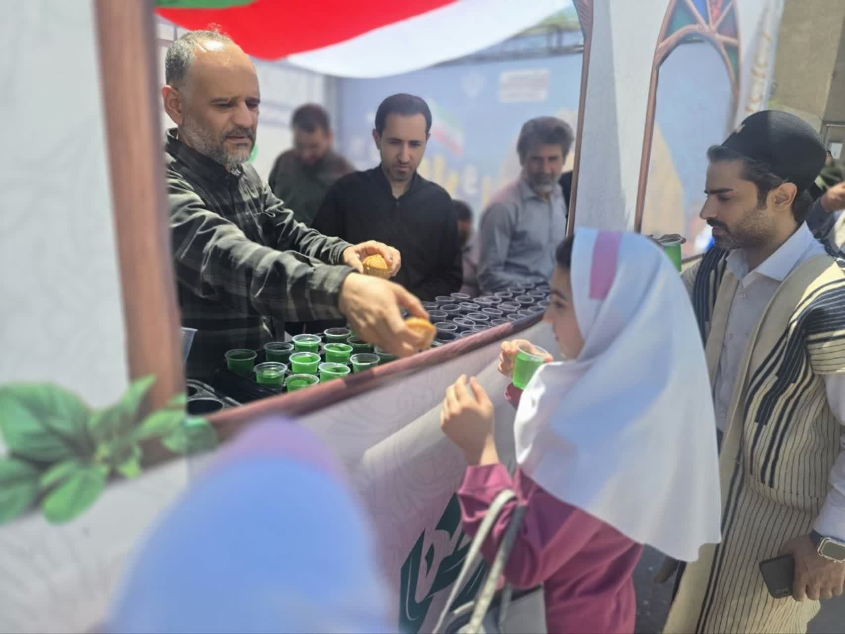 موکب پذیرایی شرکت فولاد اکسین و اداره‌ کل تعاون، کار و رفاه اجتماعی استان خوزستان برپا شد